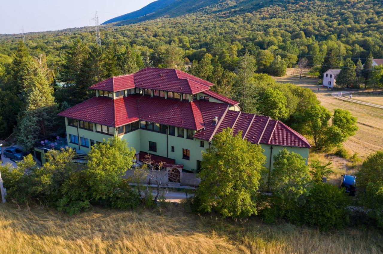 Holiday Resort Zlatni Dol Mostar Goranci 外观 照片